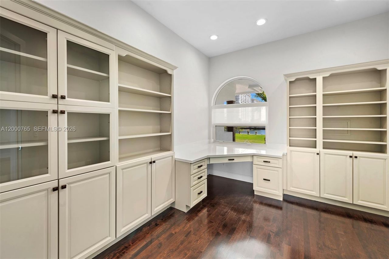 552 Palm Drive, Hallandale Beach, FL 33009 Photo