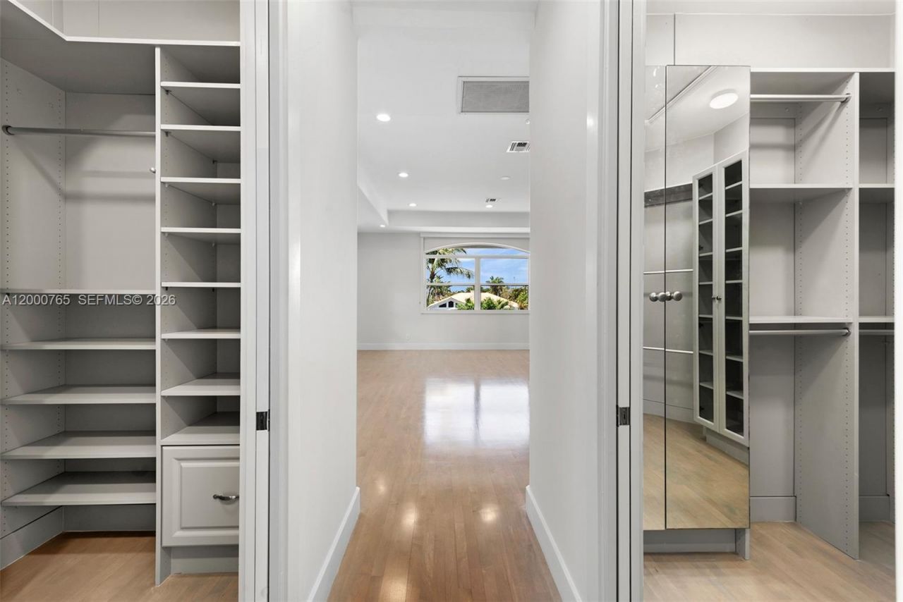 552 Palm Drive, Hallandale Beach, FL 33009 Photo