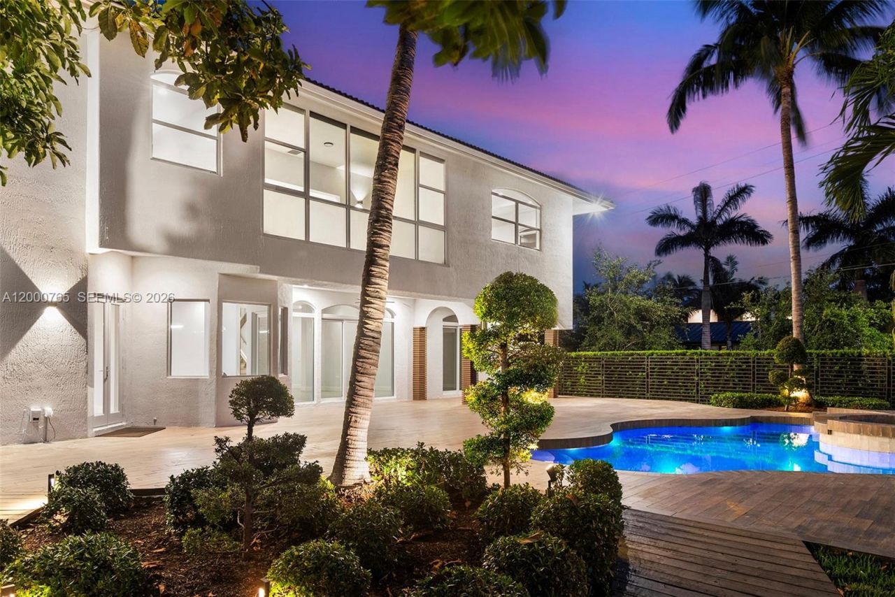 552 Palm Drive, Hallandale Beach, FL 33009 Photo