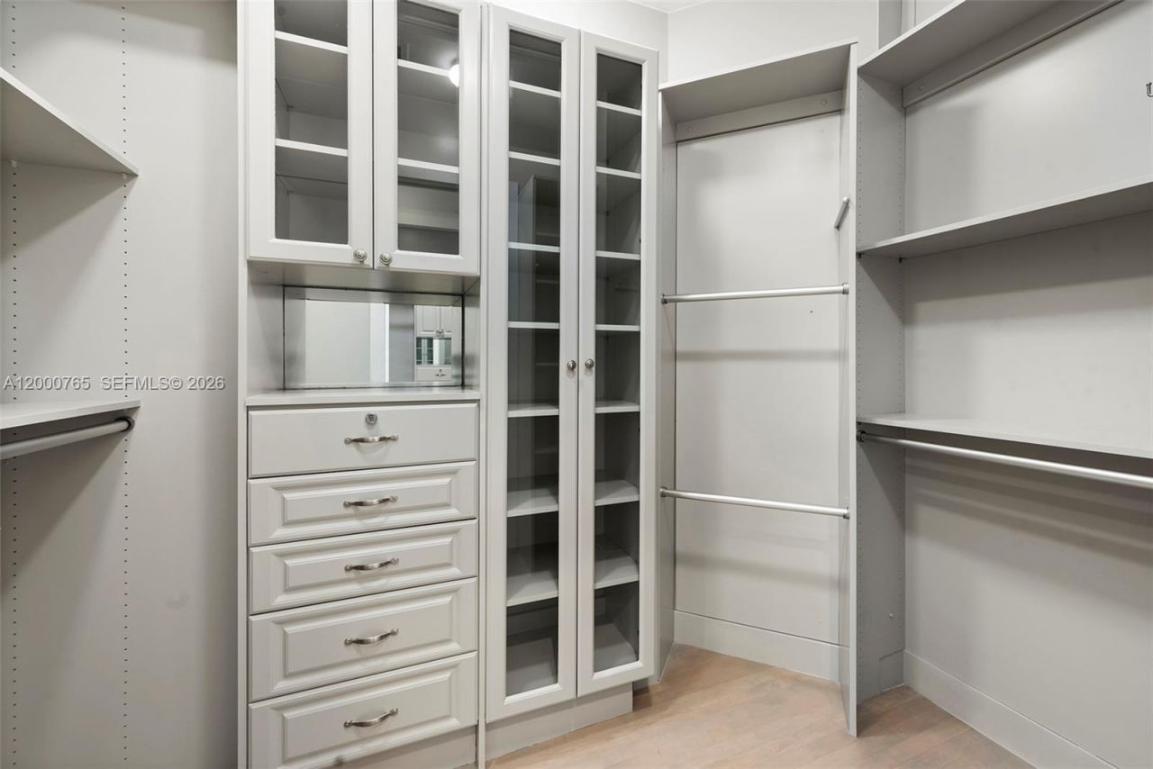 552 Palm Drive, Hallandale Beach, FL 33009 Photo