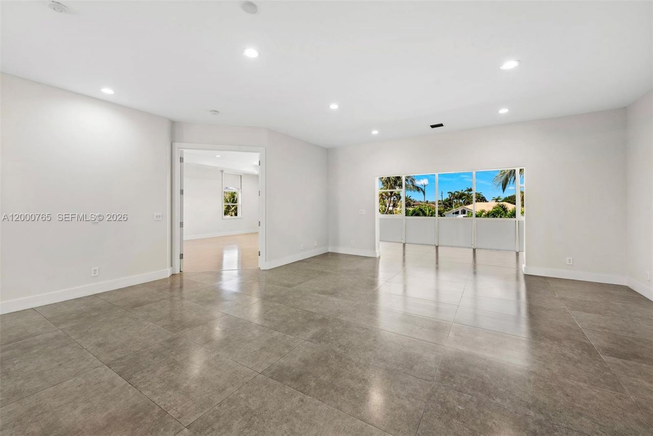 552 Palm Drive, Hallandale Beach, FL 33009 Photo