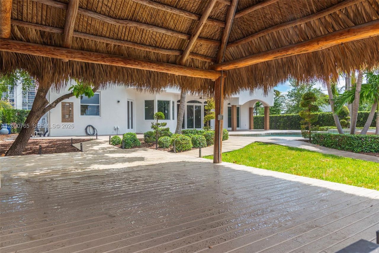 552 Palm Drive, Hallandale Beach, FL 33009 Photo