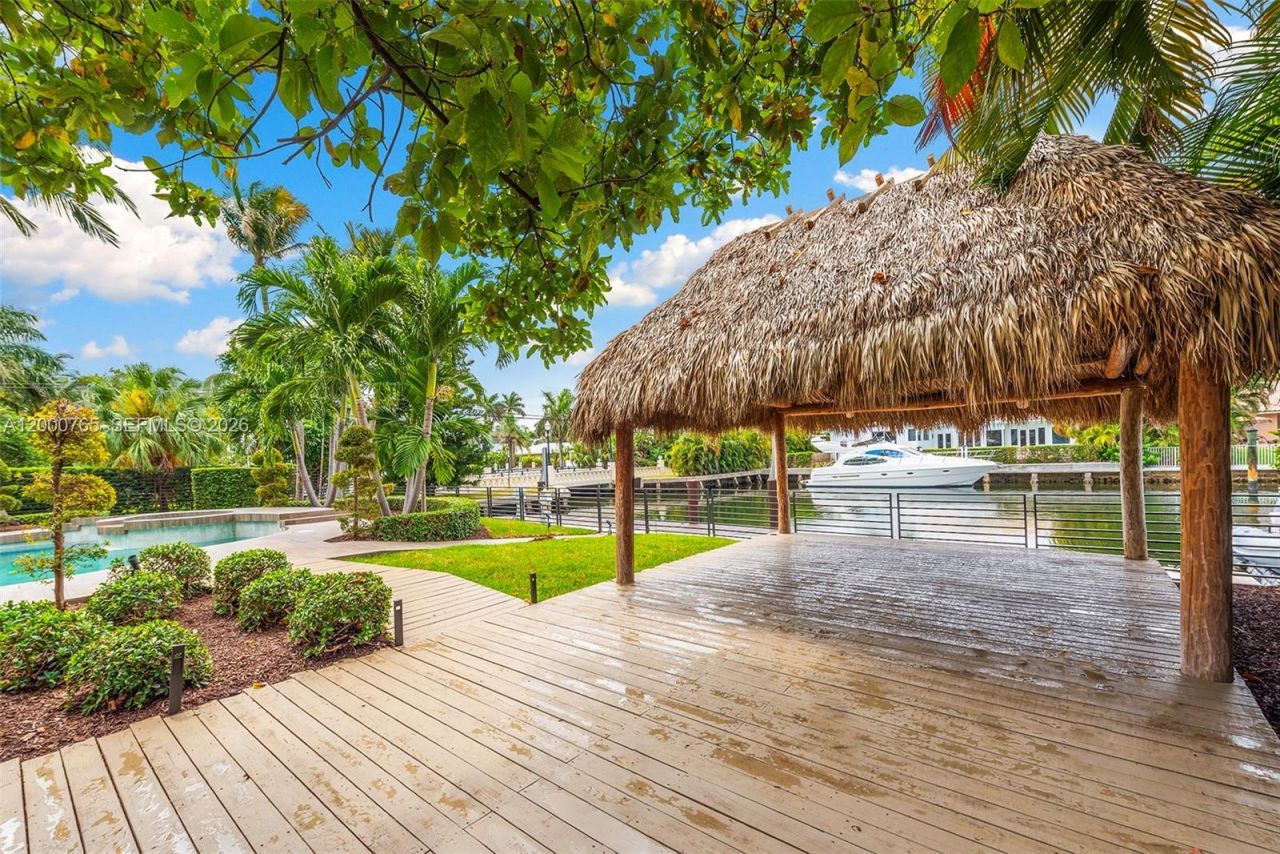 552 Palm Drive, Hallandale Beach, FL 33009 Photo