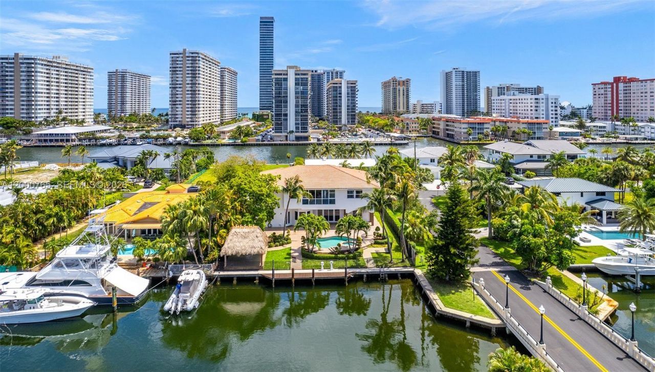 552 Palm Drive, Hallandale Beach, FL 33009 Photo