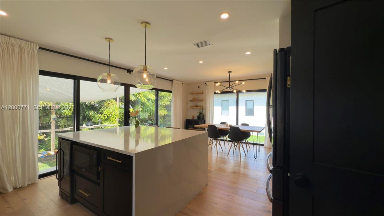 3261 SW 16th Ln, Miami, FL 33145 Photo