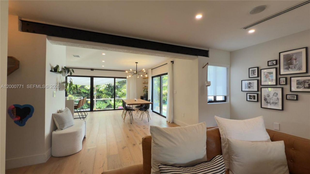 3261 SW 16th Ln, Miami, FL 33145 Photo