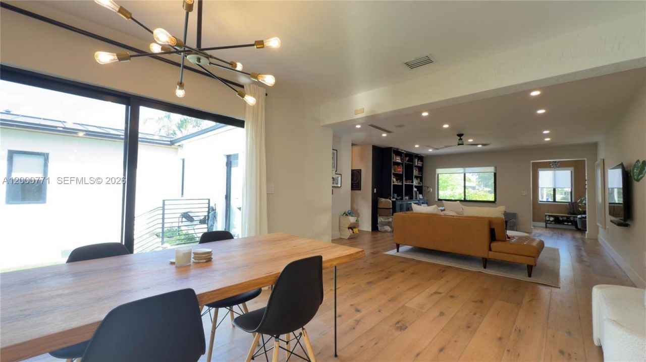 3261 SW 16th Ln, Miami, FL 33145 Photo