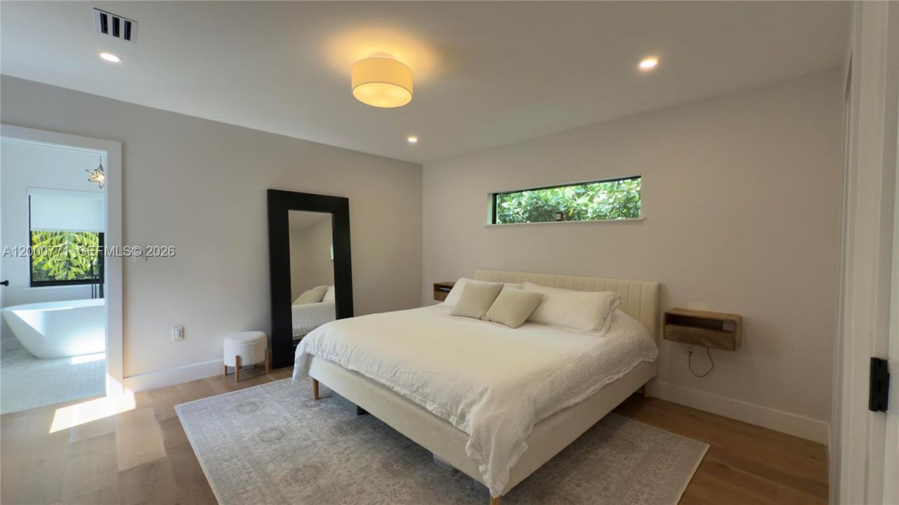 3261 SW 16th Ln, Miami, FL 33145 Photo