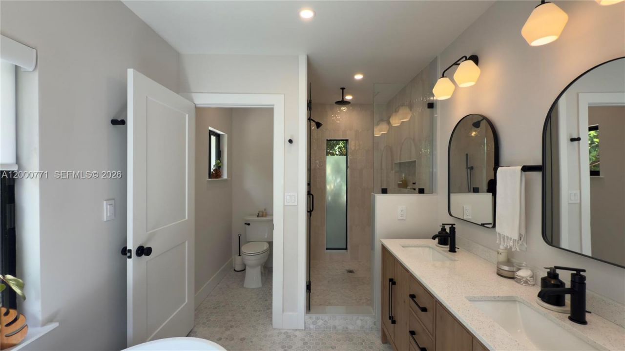 3261 SW 16th Ln, Miami, FL 33145 Photo