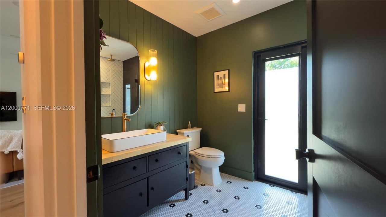 3261 SW 16th Ln, Miami, FL 33145 Photo