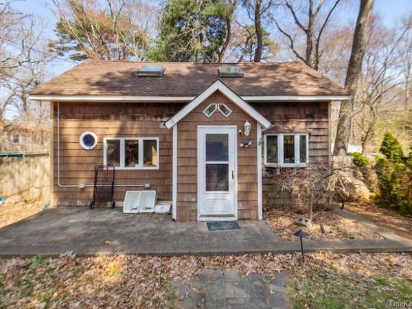 147 Lakeview Drive , Patchogue, NY 11772