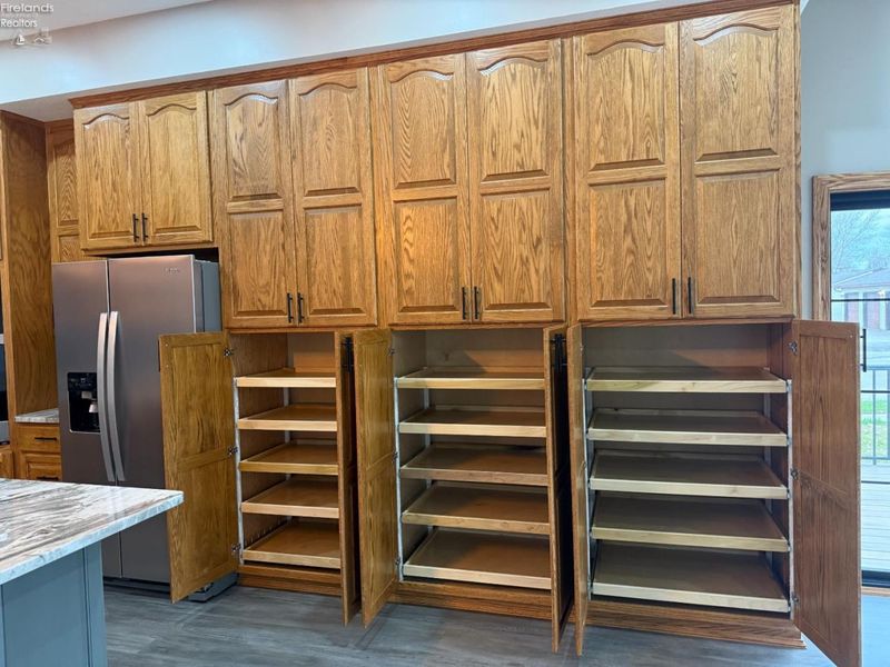 203 Crestwood Drive, Willard, OH 44890 Photo 10