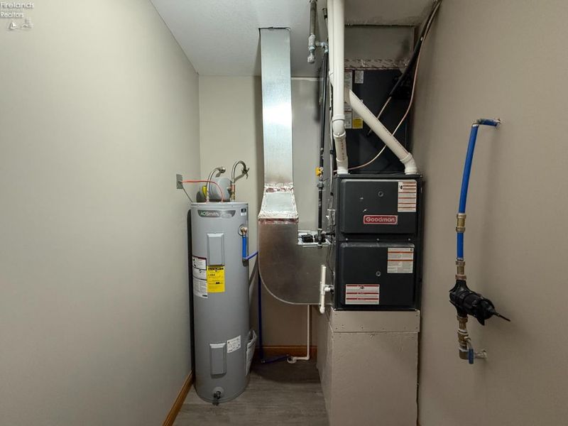 203 Crestwood Drive, Willard, OH 44890 Photo 21