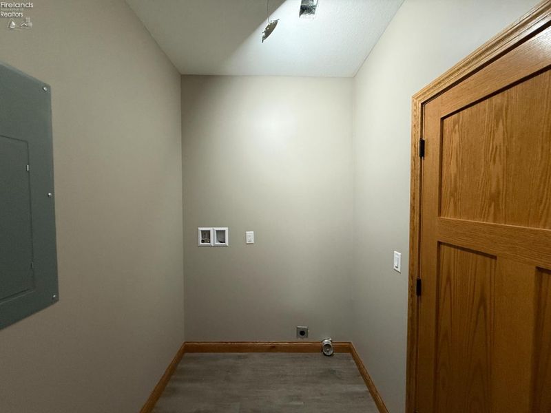 203 Crestwood Drive, Willard, OH 44890 Photo 22