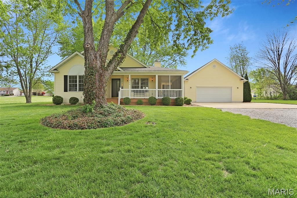 1970 Captains Drive, Worden, IL 62097 Main Photo