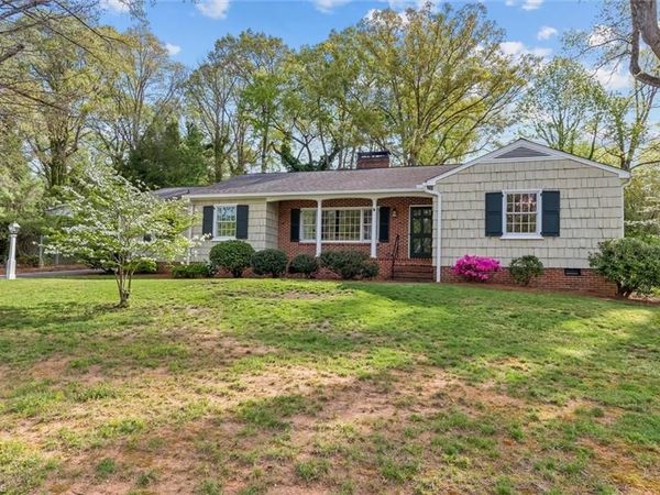 737 Hertford Road , Winston-Salem, NC 27104