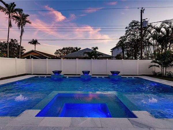 668 104th AVE N, NAPLES, FL 34108