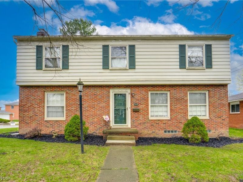 584 N Hawkins Avenue, Akron, OH 44313 Photo 2