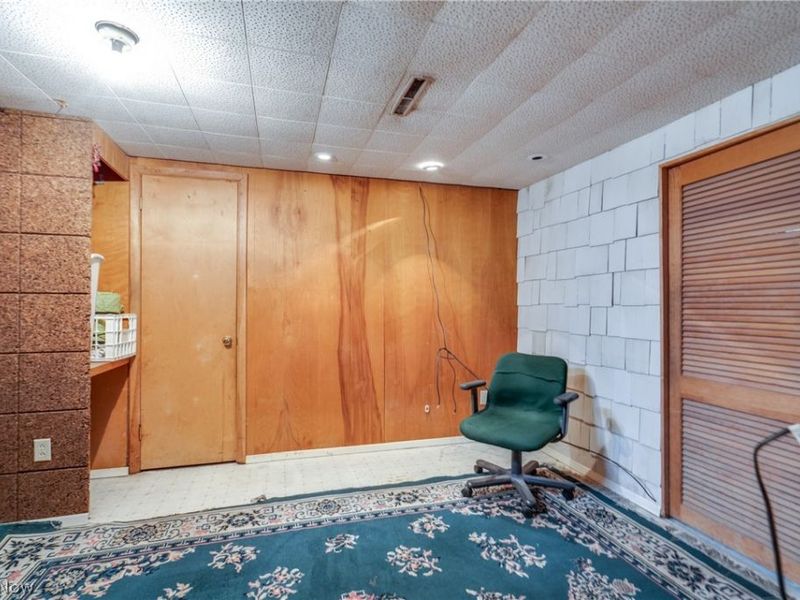 584 N Hawkins Avenue, Akron, OH 44313 Photo 24