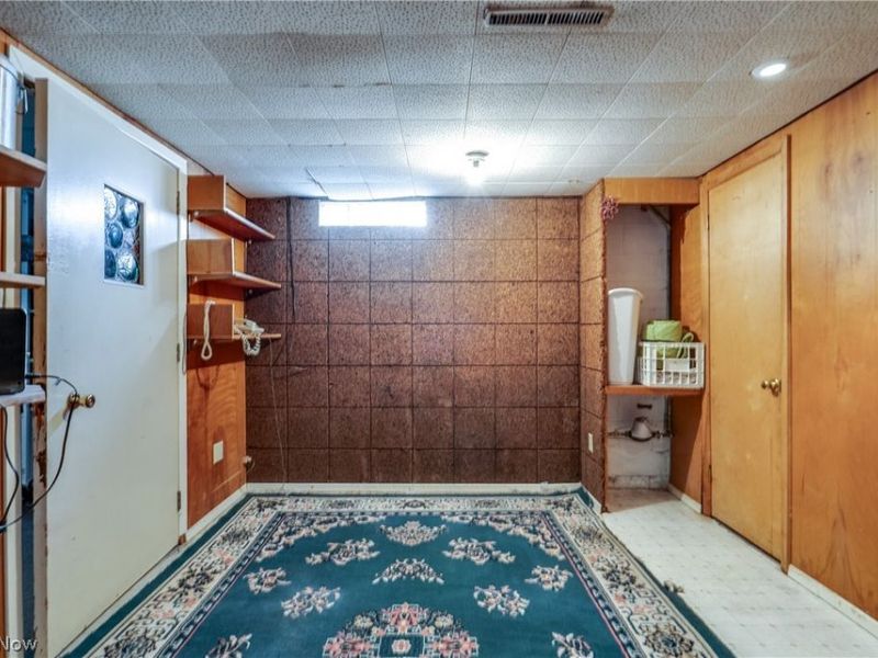 584 N Hawkins Avenue, Akron, OH 44313 Photo 25