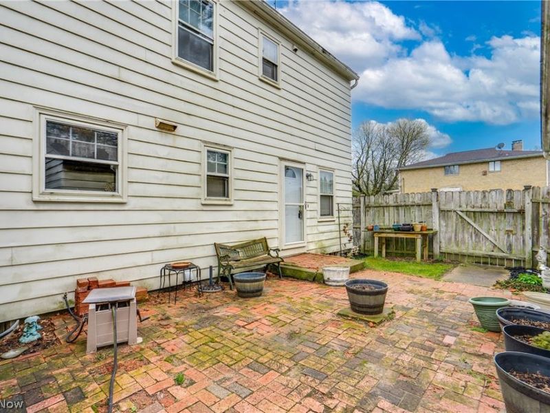 584 N Hawkins Avenue, Akron, OH 44313 Photo 28