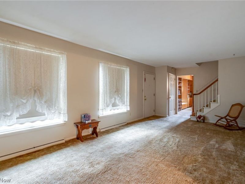 584 N Hawkins Avenue, Akron, OH 44313 Photo 5