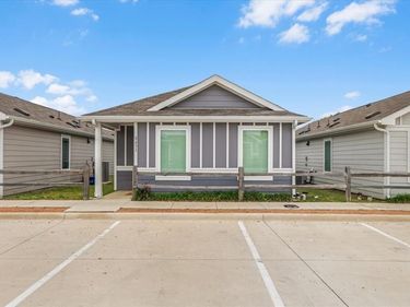 8631 Cottage Creek Drive, Unit 21, Fort Worth, TX 76123