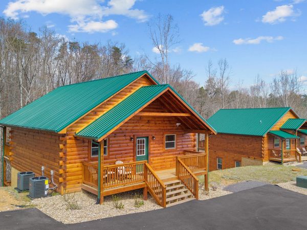 804 String Run Way Street, Pigeon Forge, TN 37863