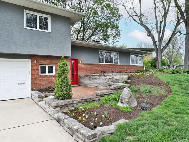 645 Beautyview Court, Columbus, OH 43214 Photo 4