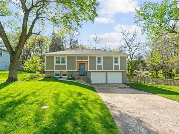 5520 Stearns Street, Shawnee, KS 66203