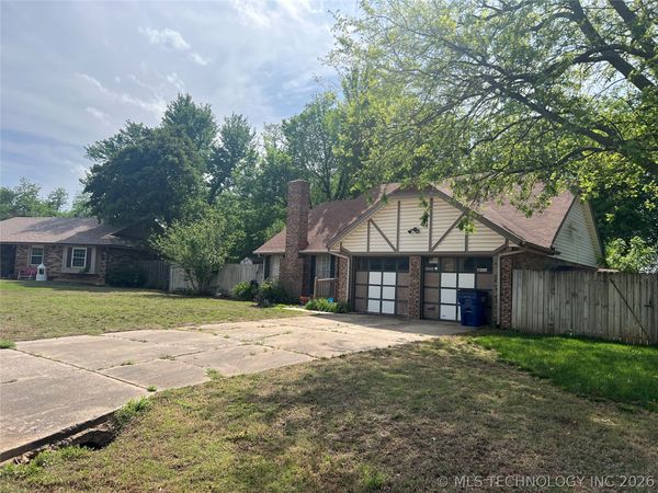 1031 S Brookview Lane , Mustang, OK 73064
