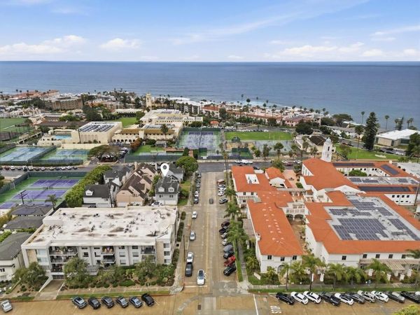 711 Kline, Unit A, La Jolla, CA 92037