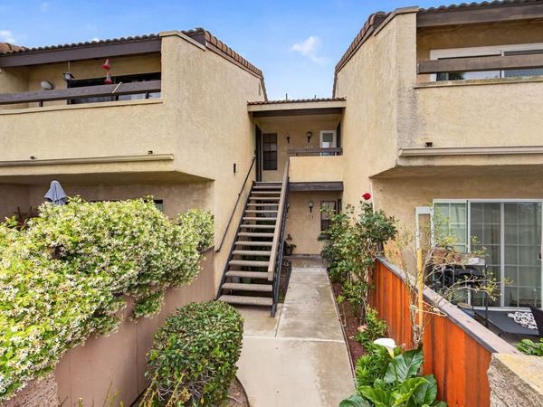 176 Fashion Park Place, Oxnard, CA 93033