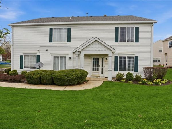 682 Fieldcrest Drive , Unit A, South Elgin, IL 60177