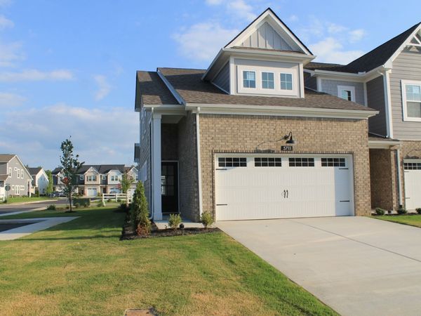 5711 Cloverwood Dr, Rockvale, TN 37153