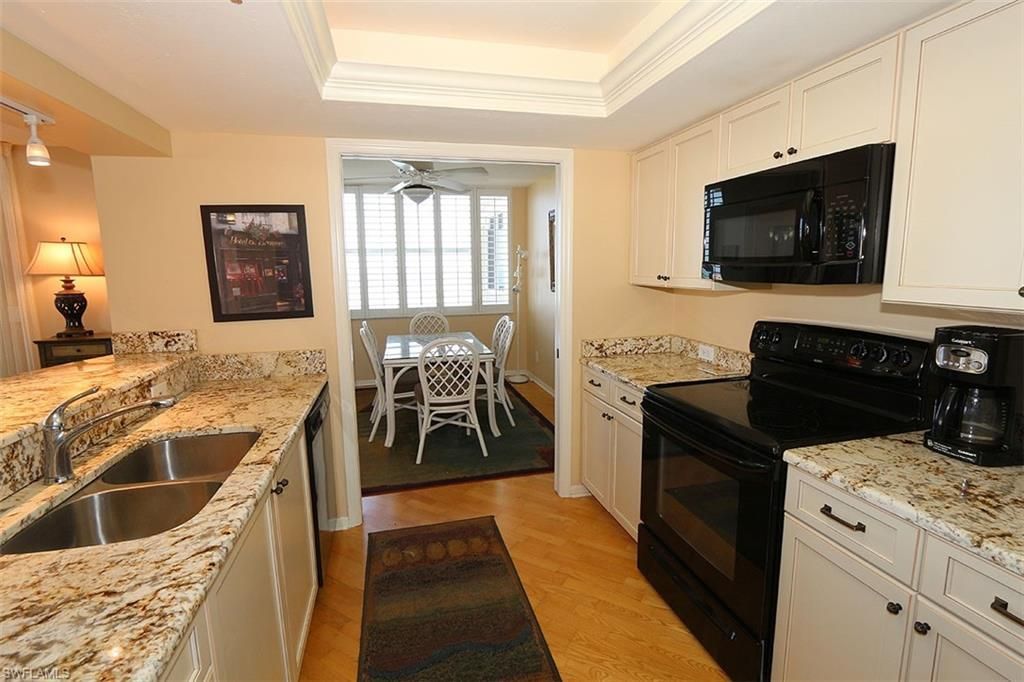 5550 Heron Point Dr, Unit 2004, Naples, FL 34108 Photo