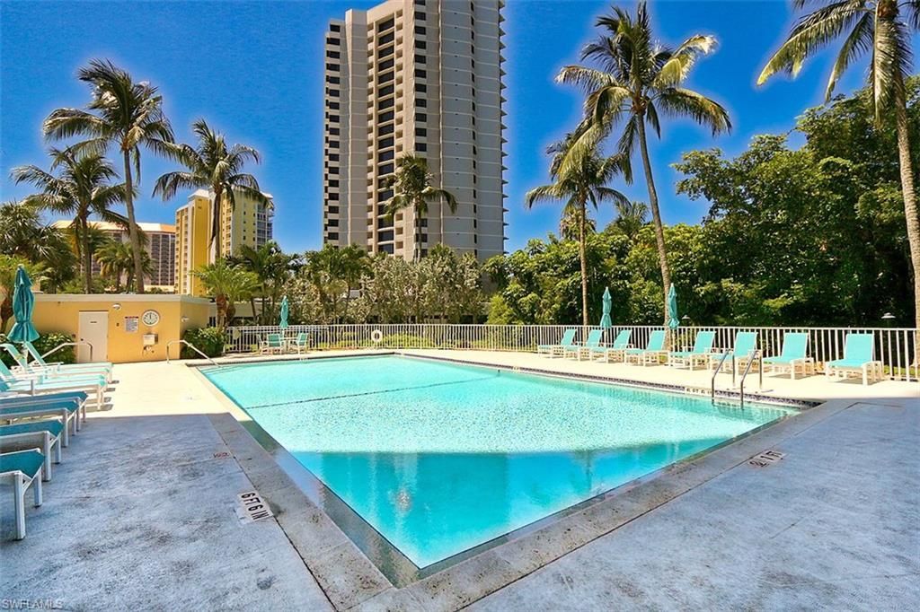 5550 Heron Point Dr, Unit 2004, Naples, FL 34108 Photo