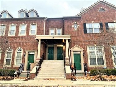 29411 GLEN OAKS Boulevard E, Farmington Hills, MI 48334