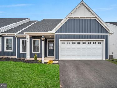 862 SHADOWBROOKE DRIVE, DOVER, PA 17315