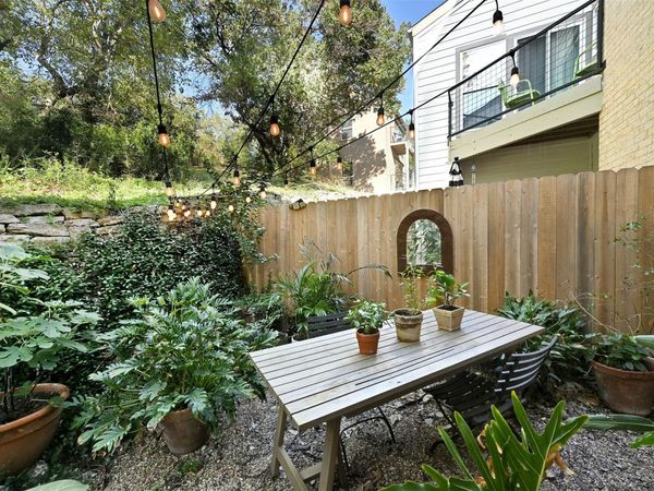 6600 Valleyside RD, Unit B-6, Austin, TX 78731