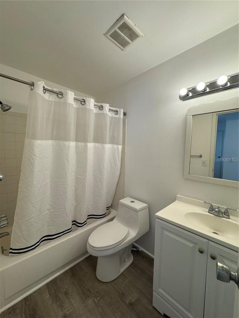 2632 Hidden Lake Drive N, Unit E, Sarasota, FL 34237 Photo