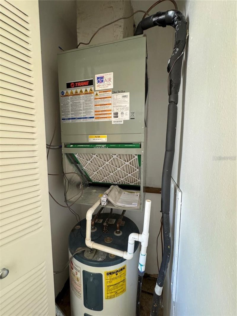 2632 Hidden Lake Drive N, Unit E, Sarasota, FL 34237 Photo