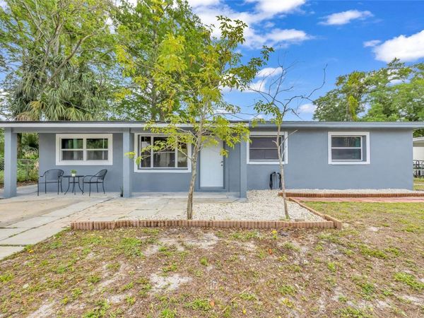 890 GOLDEN ISLE DRIVE , MOUNT DORA, FL 32757