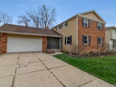 164 Cherrywood Drive , Williamsville, NY 14221