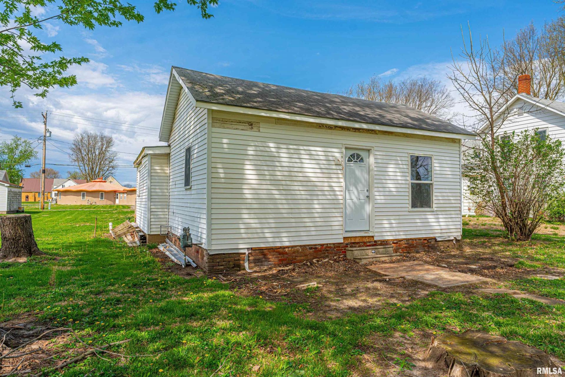 406 N Mason Street, Mason City, IL 62664 Main Photo