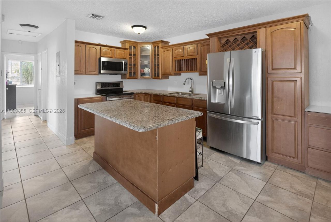 1560 NW 130th St, North Miami, FL 33167 Photo