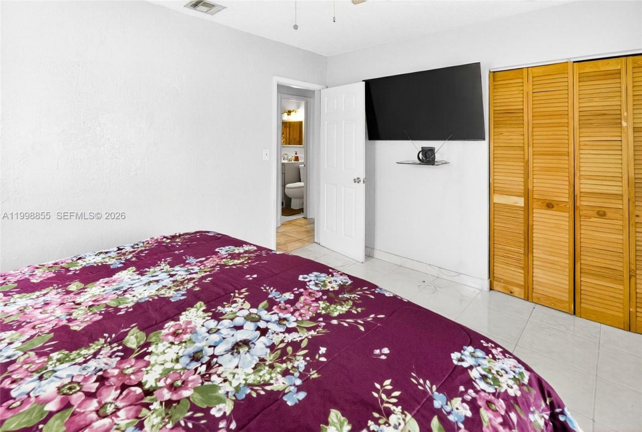 1560 NW 130th St, North Miami, FL 33167 Photo