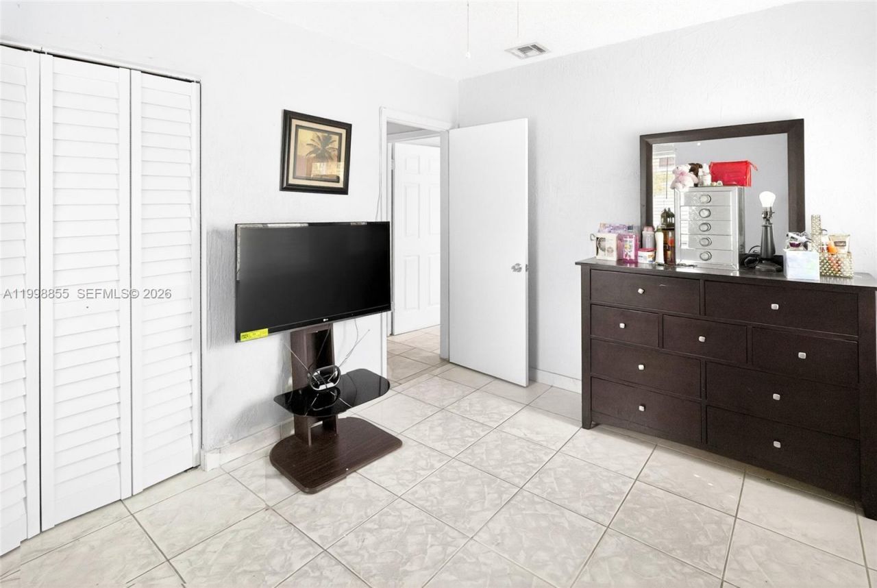 1560 NW 130th St, North Miami, FL 33167 Photo