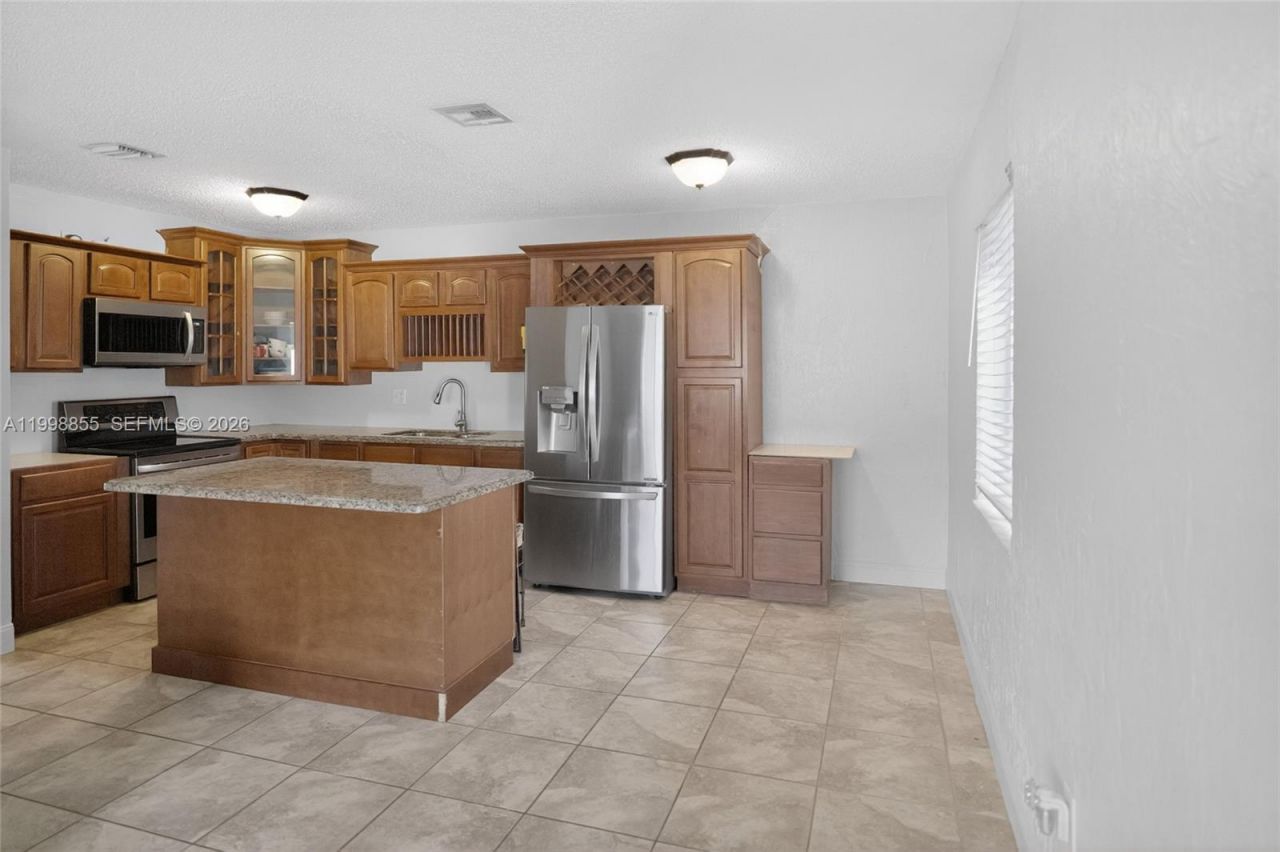 1560 NW 130th St, North Miami, FL 33167 Photo