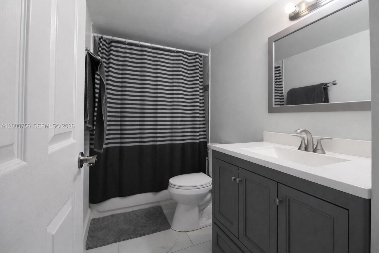 14951 SW 82nd Ln , Unit 17-402, Miami, FL 33193 Photo